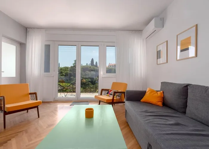 Nona Mileva Пула