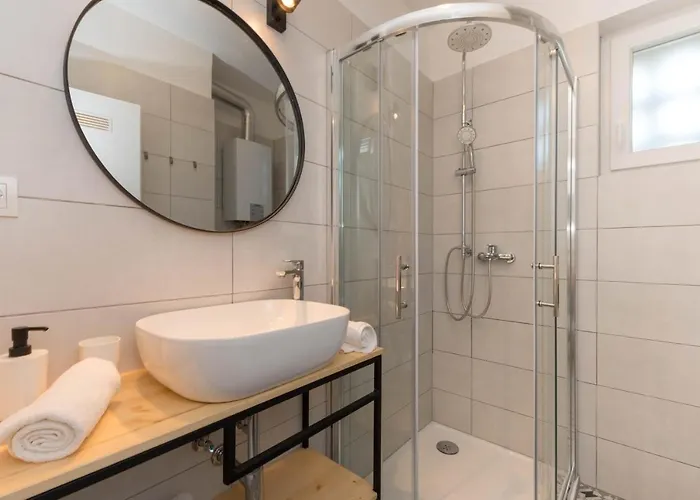 Nona Mileva * Пула