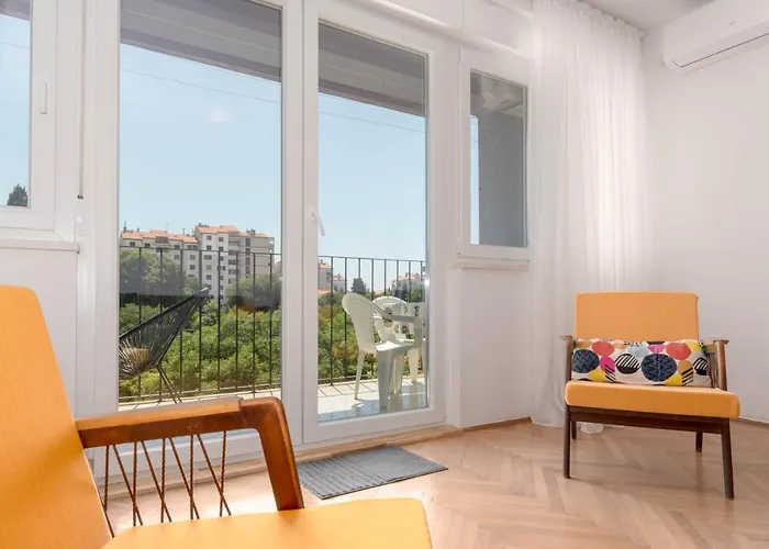 Nona Mileva Апартаменты