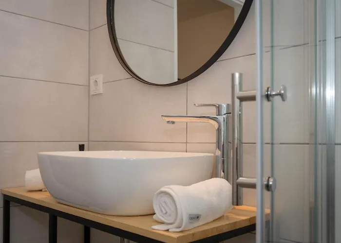 Nona Mileva Пула