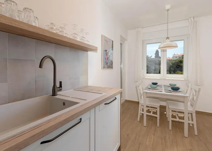 Nona Mileva Апартаменты *